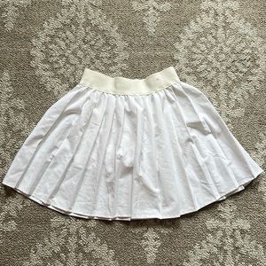 White pleated workout skirt/ tennis skirt